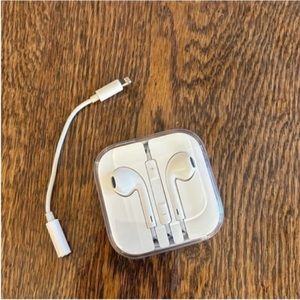 Wired Apple Headphones with Headphone Jack